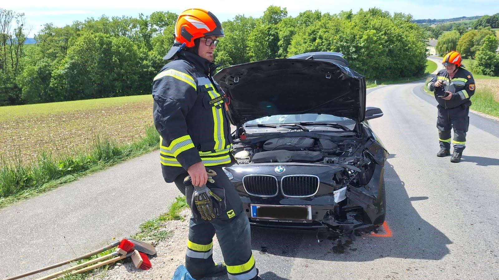 S1 Austritt-Betriebsmittel – Fahrbahnreinigung nach Verkehrsunfall