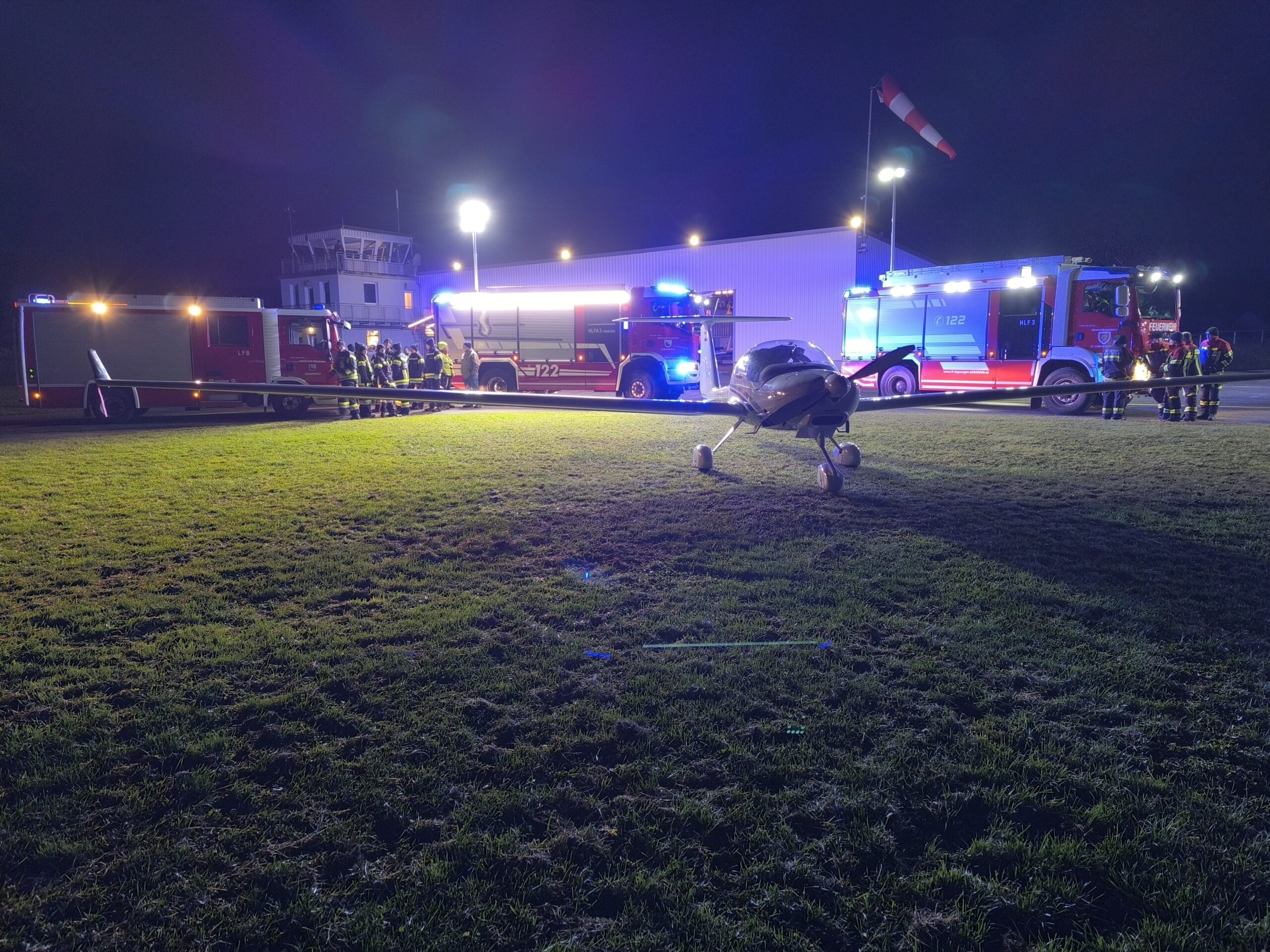 Sicherheitsübung am Flugplatz Leutzmannsdorf